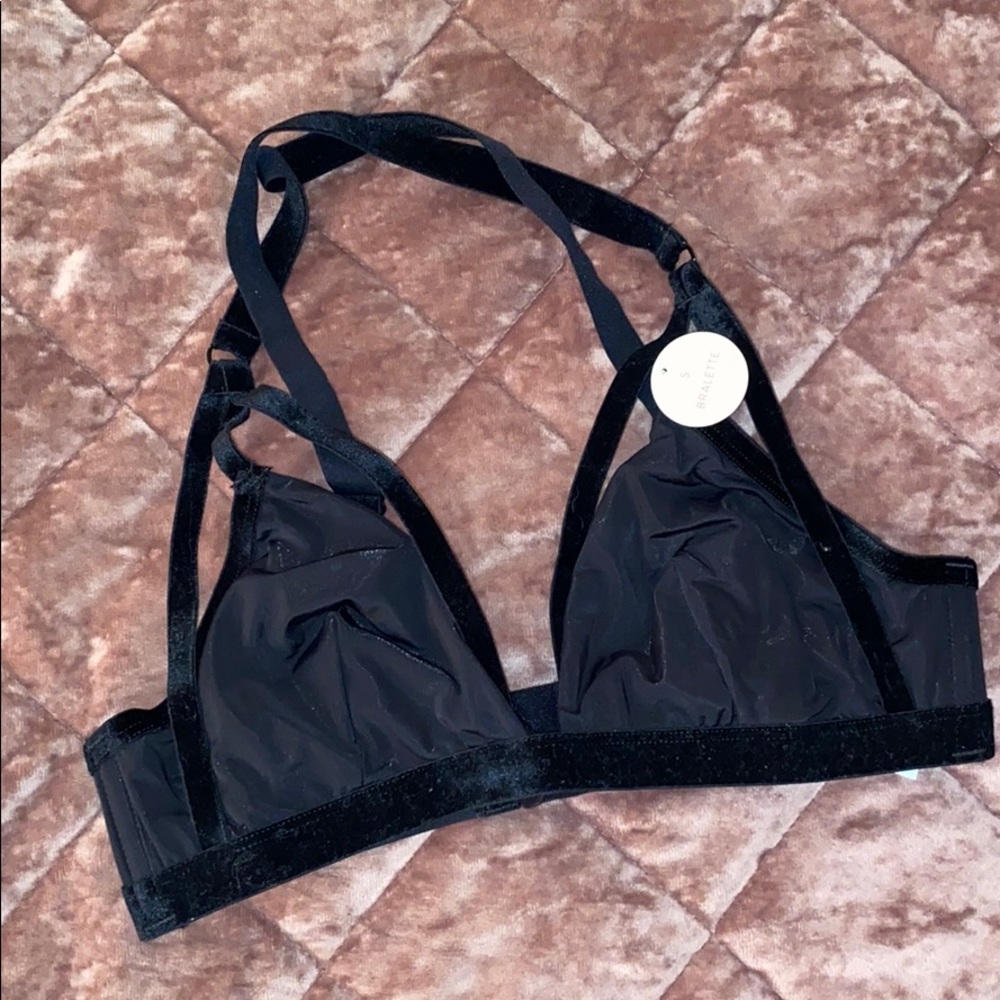F21 black bralette